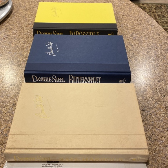 3 Danielle Steel Hardcover Books Bittersweet Safe Harbour & Impossible - Picture 15 of 17